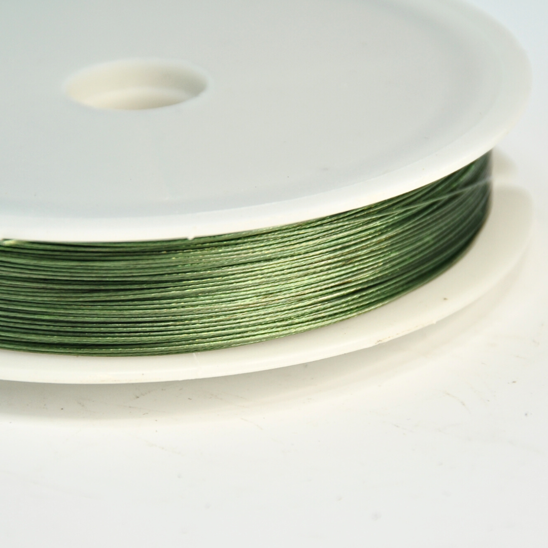 foto filo metallico in acciaio verde